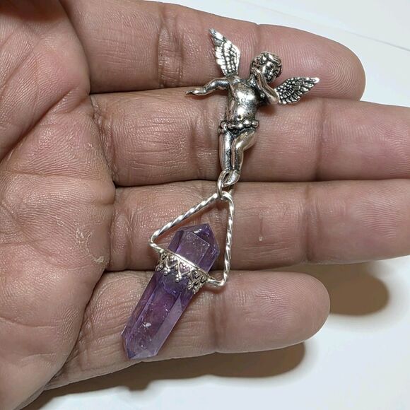 TJF 925 STERLING SILVER CHERUB GUARDIAN ANGEL WITH NATURAL AMETHYST PENDANT - Picture 1 of 10